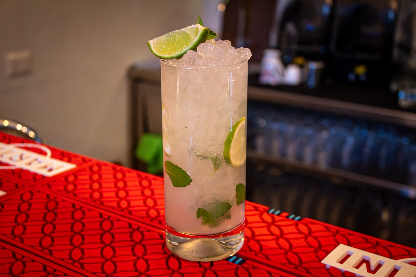 Mojito Mocktail real Nicolassa — menta, lima y hielo picado